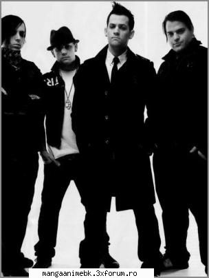 sunt inca fanul lor cel mai mare chiar daca i-am descoperit de mult good charlotte